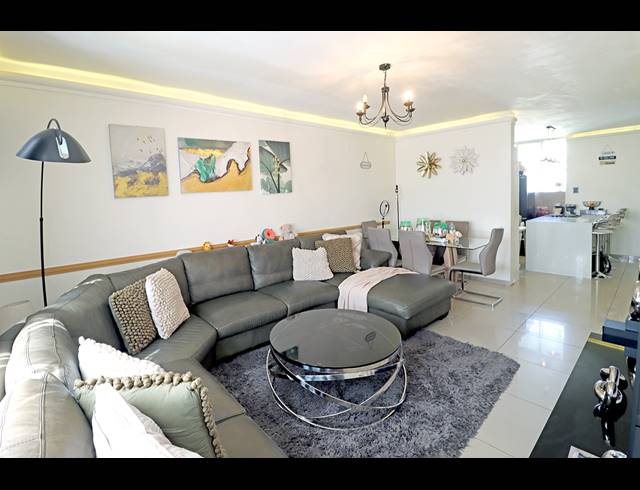 1.5 BEDROOM APARTMENT FOR SALE IN BEDFORD GARDENS